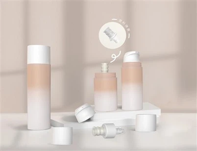 ブラック エアレス ポンプ ボトル